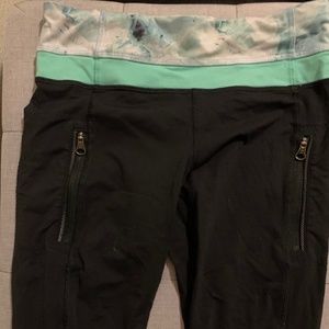 Lululemon Inspire Mesh Black Legging Floral Band